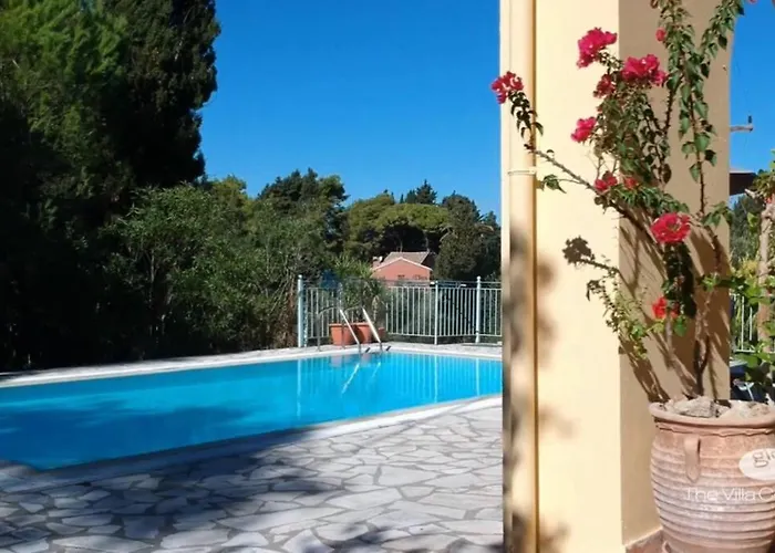 别墅 Gastouri Pascalia With Heated Pool In October And Views *
