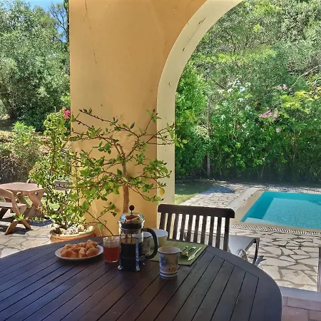 Gastouri Pascalia With Heated Pool In October And Views 别墅 Achílleion