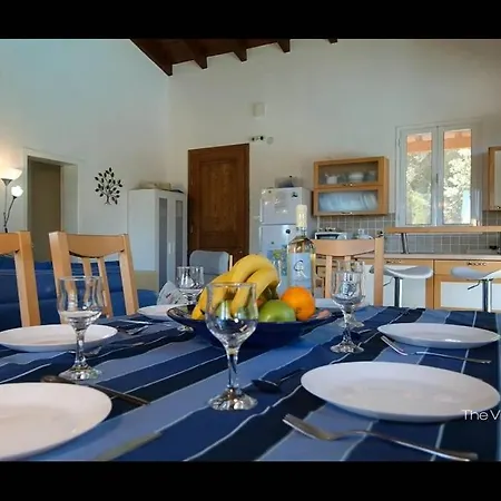 Gastouri Pascalia With Heated Pool In October And Views ヴィラ