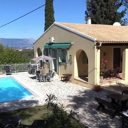 Gastouri Pascalia With Heated Pool In October And Views 别墅 Achílleion