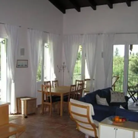 Gastouri Pascalia With Heated Pool In October And Views Achílleion