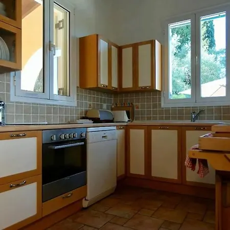 וילה Gastouri Pascalia With Heated Pool In October And Views אכיליון