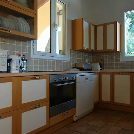 Gastouri Pascalia With Heated Pool In October And Views Achílleion