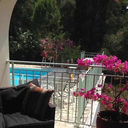 别墅 Gastouri Pascalia With Heated Pool In October And Views Achílleion
