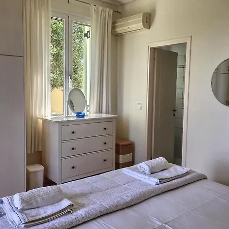 וילה Gastouri Pascalia With Heated Pool In October And Views אכיליון