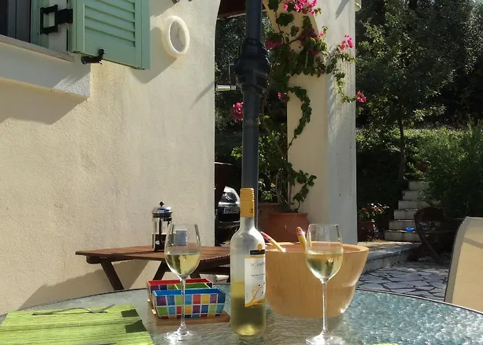 Gastouri Pascalia With Heated Pool In October And Views Ahílio