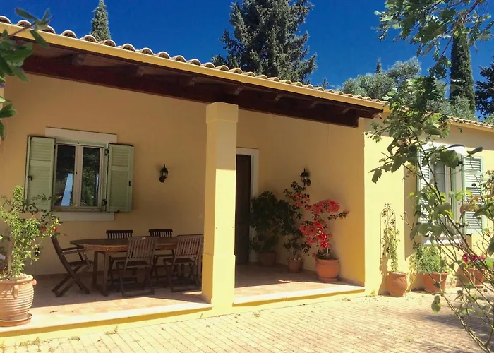 Gastouri Pascalia With Heated Pool In October And Views *